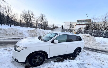 Mitsubishi Outlander III рестайлинг 3, 2014 год, 1 750 000 рублей, 4 фотография
