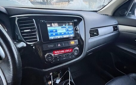 Mitsubishi Outlander III рестайлинг 3, 2014 год, 1 750 000 рублей, 9 фотография
