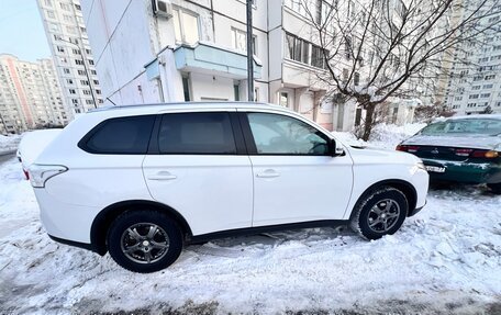 Mitsubishi Outlander III рестайлинг 3, 2014 год, 1 750 000 рублей, 18 фотография