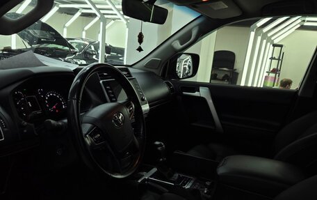 Toyota Land Cruiser Prado 150 рестайлинг 2, 2021 год, 7 500 000 рублей, 7 фотография