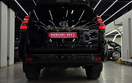 Toyota Land Cruiser Prado 150 рестайлинг 2, 2021 год, 7 500 000 рублей, 6 фотография