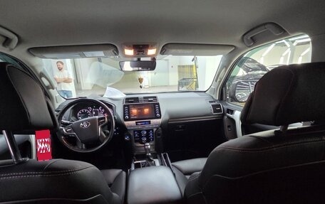 Toyota Land Cruiser Prado 150 рестайлинг 2, 2021 год, 7 500 000 рублей, 10 фотография