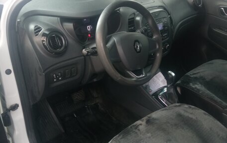 Renault Kaptur I рестайлинг, 2018 год, 940 000 рублей, 2 фотография