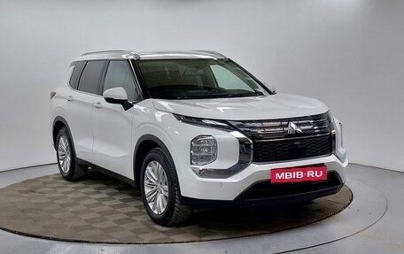 Mitsubishi Outlander, 2022 год, 3 099 000 рублей, 3 фотография