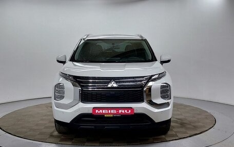 Mitsubishi Outlander, 2022 год, 3 099 000 рублей, 2 фотография