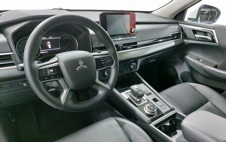 Mitsubishi Outlander, 2022 год, 3 099 000 рублей, 10 фотография