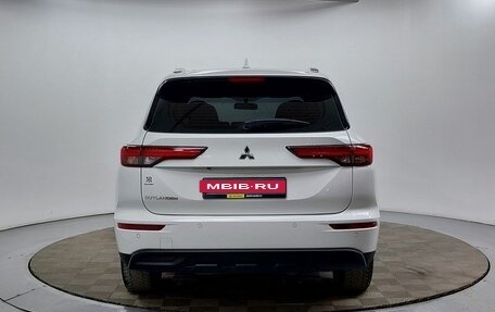Mitsubishi Outlander, 2022 год, 3 099 000 рублей, 6 фотография