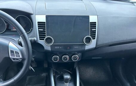 Mitsubishi Outlander III рестайлинг 3, 2010 год, 991 000 рублей, 12 фотография