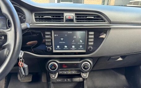 KIA Rio IV, 2019 год, 1 370 000 рублей, 7 фотография