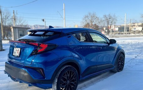 Toyota C-HR I рестайлинг, 2017 год, 1 885 000 рублей, 8 фотография