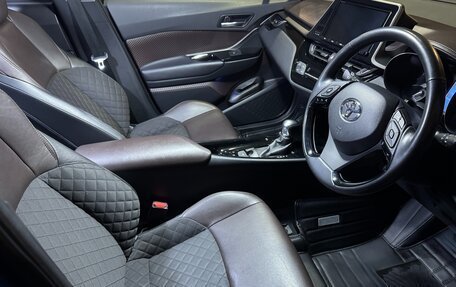 Toyota C-HR I рестайлинг, 2017 год, 1 885 000 рублей, 9 фотография