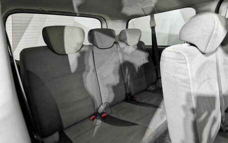 Hyundai H-1 II рестайлинг, 2010 год, 1 295 000 рублей, 21 фотография