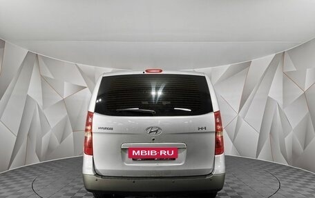 Hyundai H-1 II рестайлинг, 2010 год, 1 295 000 рублей, 8 фотография