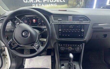 Volkswagen Tiguan II, 2018 год, 2 450 000 рублей, 4 фотография