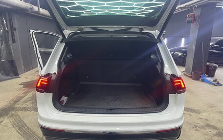 Volkswagen Tiguan II, 2018 год, 2 450 000 рублей, 5 фотография