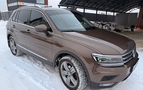 Volkswagen Tiguan II, 2017 год, 2 300 000 рублей, 4 фотография