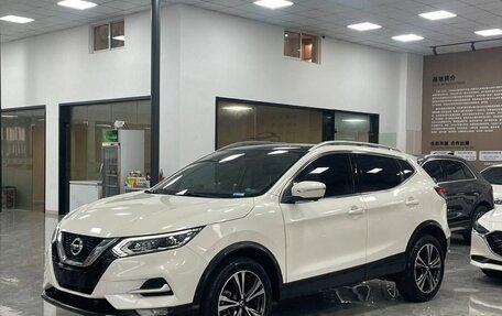 Nissan Qashqai, 2022 год, 2 000 000 рублей, 2 фотография
