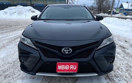 Toyota Camry, 2017 год, 2 395 000 рублей, 1 фотография
