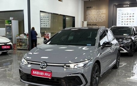 Volkswagen Golf VIII, 2023 год, 2 160 000 рублей, 1 фотография