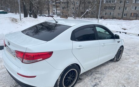 KIA Rio III рестайлинг, 2016 год, 1 000 000 рублей, 5 фотография