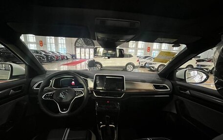 Volkswagen T-Roc I, 2025 год, 2 700 000 рублей, 9 фотография