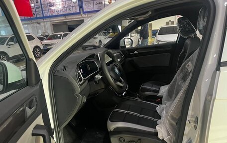 Volkswagen T-Roc I, 2025 год, 2 700 000 рублей, 12 фотография