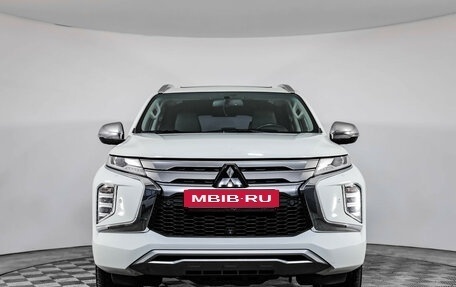 Mitsubishi Montero Sport, 2022 год, 3 999 000 рублей, 2 фотография