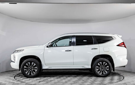 Mitsubishi Montero Sport, 2022 год, 3 999 000 рублей, 8 фотография