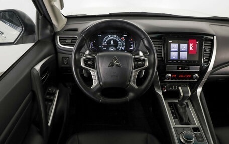 Mitsubishi Montero Sport, 2022 год, 3 999 000 рублей, 12 фотография