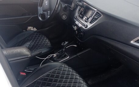 Hyundai Solaris II рестайлинг, 2019 год, 800 000 рублей, 3 фотография