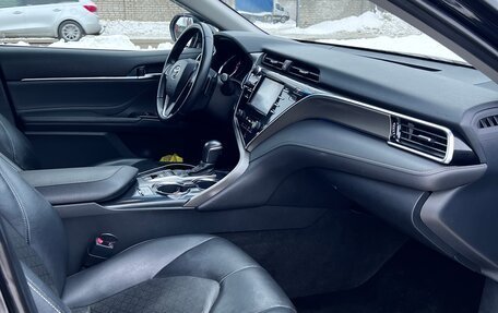 Toyota Camry, 2017 год, 2 395 000 рублей, 10 фотография