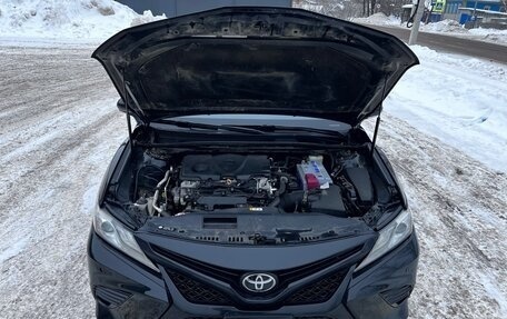 Toyota Camry, 2017 год, 2 395 000 рублей, 4 фотография
