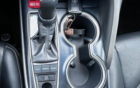 Toyota Camry, 2017 год, 2 395 000 рублей, 15 фотография