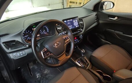 Hyundai Solaris II рестайлинг, 2021 год, 1 750 000 рублей, 2 фотография