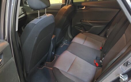 Hyundai Solaris II рестайлинг, 2021 год, 1 750 000 рублей, 10 фотография