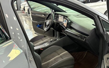 Volkswagen Golf VIII, 2023 год, 2 160 000 рублей, 12 фотография