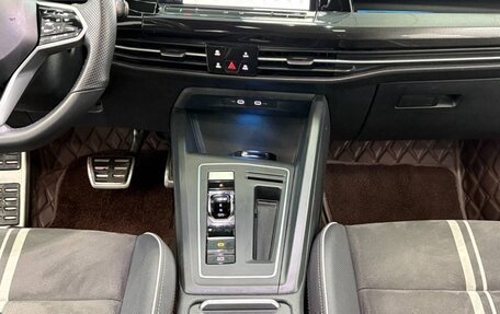 Volkswagen Golf VIII, 2023 год, 2 160 000 рублей, 15 фотография