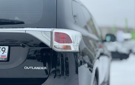 Mitsubishi Outlander III рестайлинг 3, 2013 год, 1 569 000 рублей, 9 фотография