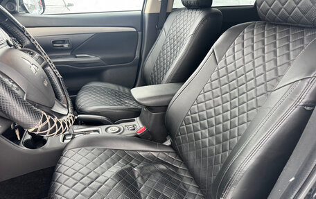 Mitsubishi Outlander III рестайлинг 3, 2013 год, 1 569 000 рублей, 10 фотография