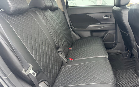 Mitsubishi Outlander III рестайлинг 3, 2013 год, 1 569 000 рублей, 13 фотография