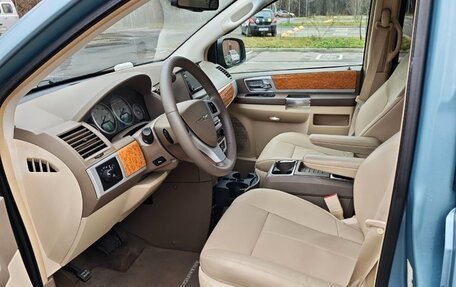 Chrysler Town & Country V рестайлинг, 2008 год, 1 580 000 рублей, 9 фотография