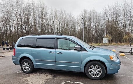 Chrysler Town & Country V рестайлинг, 2008 год, 1 580 000 рублей, 7 фотография
