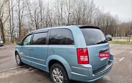 Chrysler Town & Country V рестайлинг, 2008 год, 1 580 000 рублей, 6 фотография