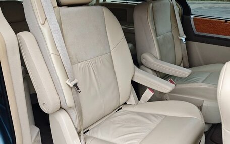 Chrysler Town & Country V рестайлинг, 2008 год, 1 580 000 рублей, 16 фотография