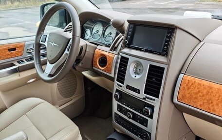 Chrysler Town & Country V рестайлинг, 2008 год, 1 580 000 рублей, 19 фотография