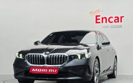 BMW 5 серия, 2023 год, 6 190 000 рублей, 3 фотография