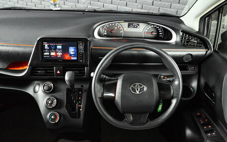 Toyota Sienta II, 2016 год, 1 525 000 рублей, 10 фотография