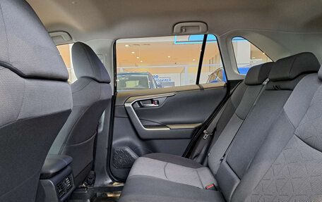 Toyota RAV4, 2021 год, 4 050 000 рублей, 15 фотография