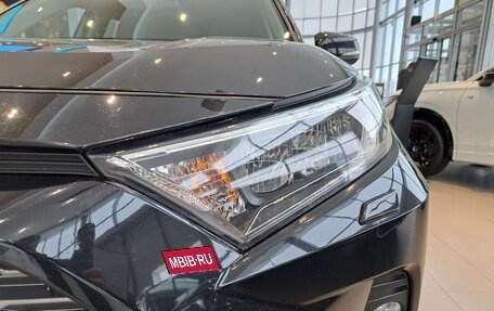 Toyota RAV4, 2021 год, 4 050 000 рублей, 21 фотография