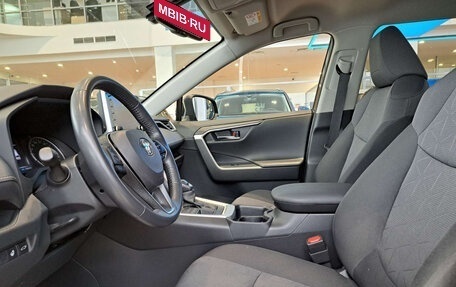 Toyota RAV4, 2021 год, 4 050 000 рублей, 20 фотография